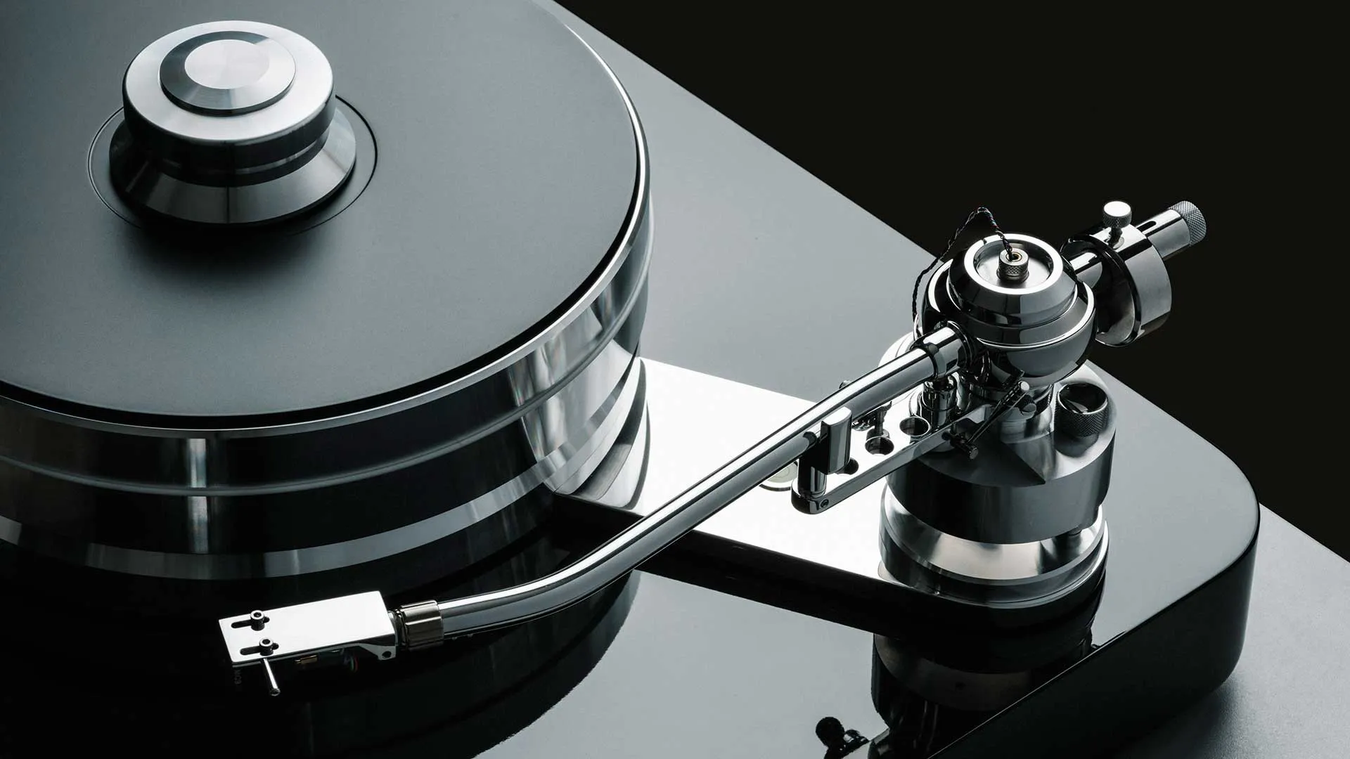 Gramofon Pro-Ject Signature 12.2